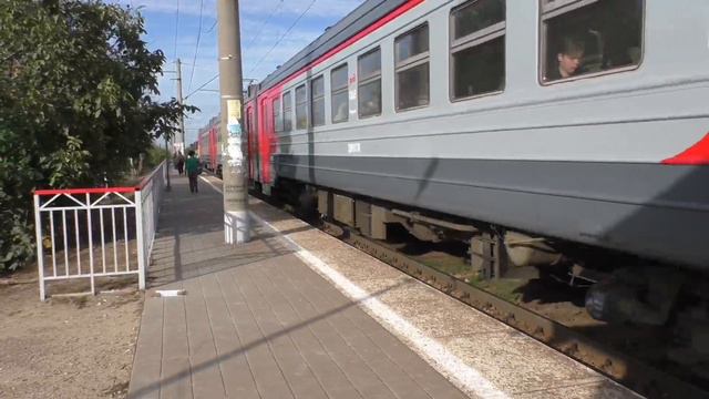 Электропоезд ЭД9М-0244. Прибытие и отправление. Классика.