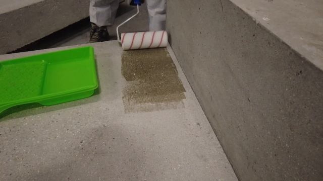 1.2. Грунтование поверхности ДенсТоп ЭП 100.