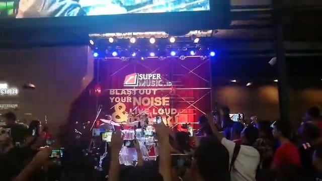 羅小白S. White  - Барабанщица-виртуоз из Тайваня.Amazing Girl Drummer