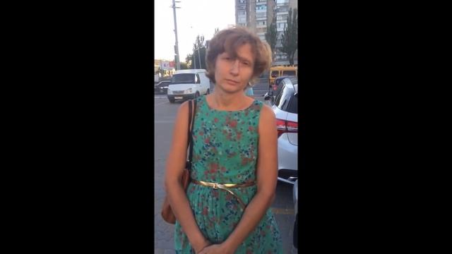 Мамочка в жару оставила маленького ребёнка в машине на парковке ТЦ