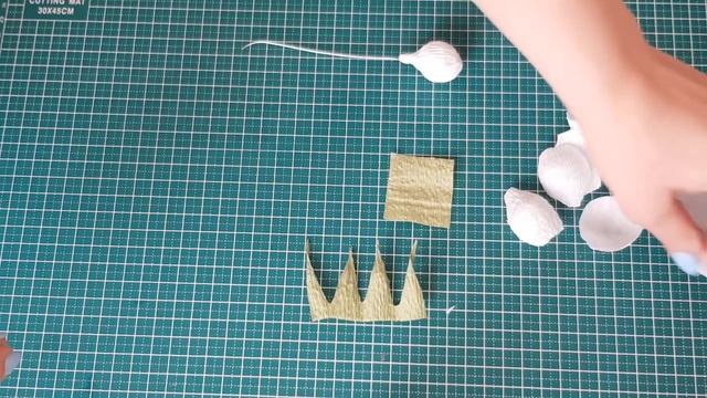 Как сделать маленькую розочку из гофрированной бумаги? Little crepepaper rose. Diy