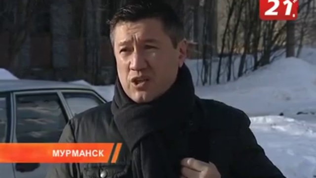 В Мурманске на остановке умер человек