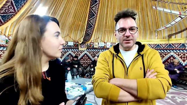 КАЗАХИ ПОМОГАЮТ УКРАИНЦАМ ! 🇺🇦 🇰🇿Юрта в центре Киева.