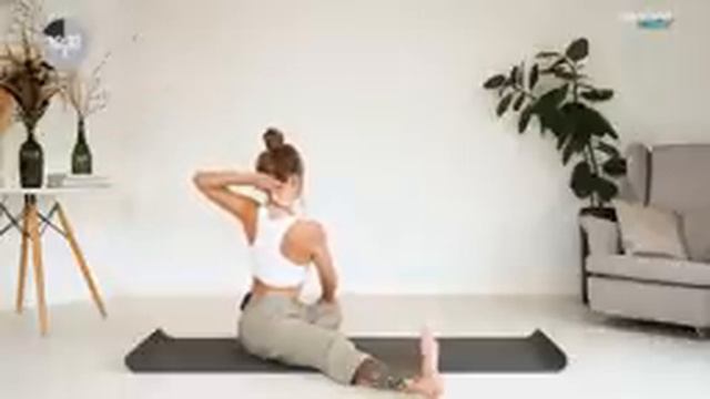 Вечерняя йога для начинающих в домашних условиях - 20-минут комплекс на все тело. Позы йоги.mp4