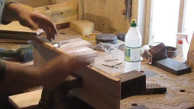 Соединение двух дощечек в ребро саморезами