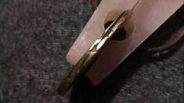 1 гривна 2001 года  Рукоблуд или брак