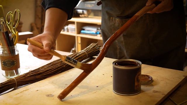An Amazing 1:2 Scale Broom : Cinereplicas' Nimbus 2000 Junior!