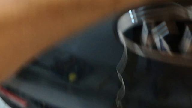 Как снять эмблему KIA Sportage.mp4