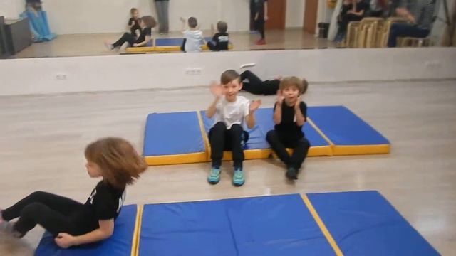 12 03 16 падение с кувырком младшие