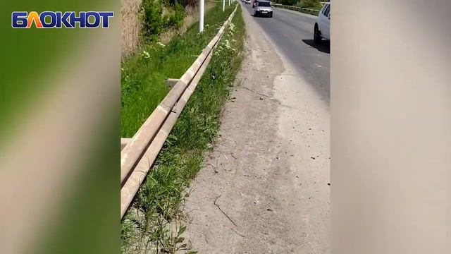 «Треть дороги завалена грязью»: волгодонец попросил очистить обочину