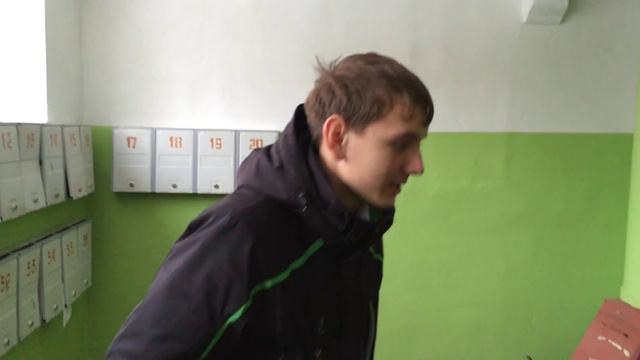 Квест: Выберись из подъезда