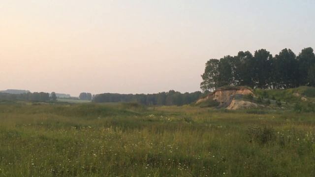 Родник у дороги. Закат солнца. Природа Новосибирской области.