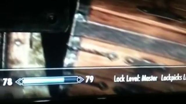 Skyrim : This Is How The Pros Level Their Lockpicking Up!!