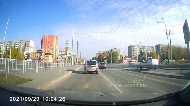 Kia Rio «style_bossov» поворот налево на красный