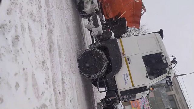 городские службы помогают фурам в городе Горловка