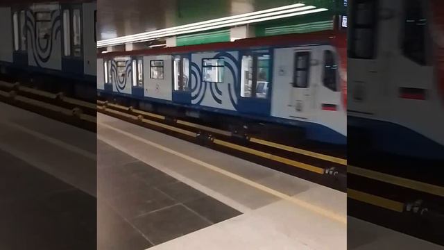 Отправление поезда со станции Нижегородская.