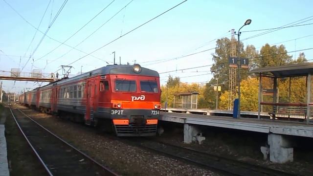 ЭР2Т-7234 отправляется со станции Икша