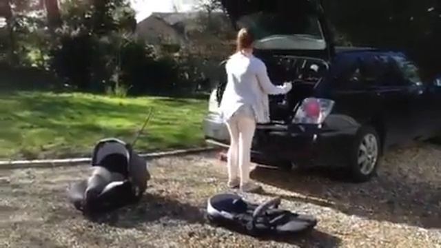 How To Fold The Janè TwOne Pushchair