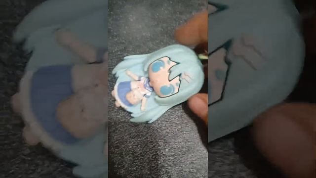 Девочка с голубыми волосами