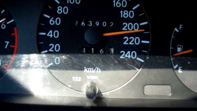 Testing a Toyota Carina E top speed on German autobahn in 08