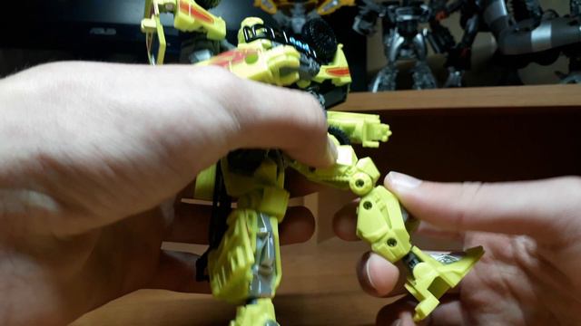 Обзор фигурки Трансформера Автобота-медика  Рэтчета Studio Series 04 Hasbro