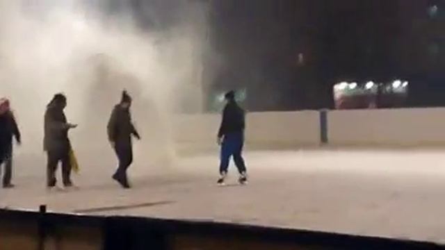 Хоккейная коробка, дымовая шашка и что из этого получилось