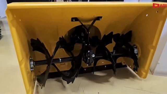 Серьезный помощник для расчистки снега. Снегоуборщик Denzel в компании 