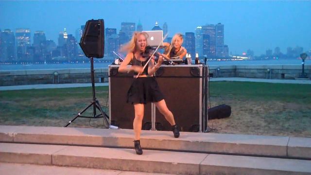 DJ Mia Moretti & Electric Violinist Caitlin Moe DIGITAL LOVE