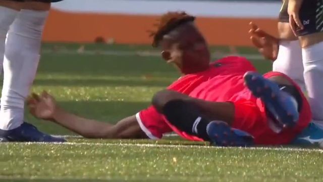 Боец лиги «Наше дело» Нарек «Пухляш» Симонян, во время игры в футбол ударил лежачего соперника