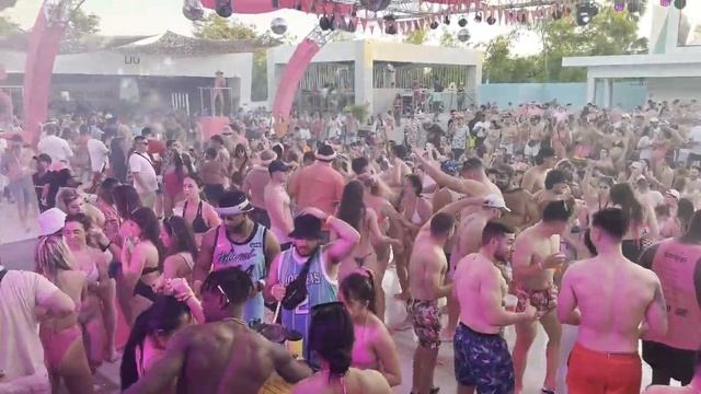 ??  Sick Pink Party Hotel Riu Republica Punta Cana ??