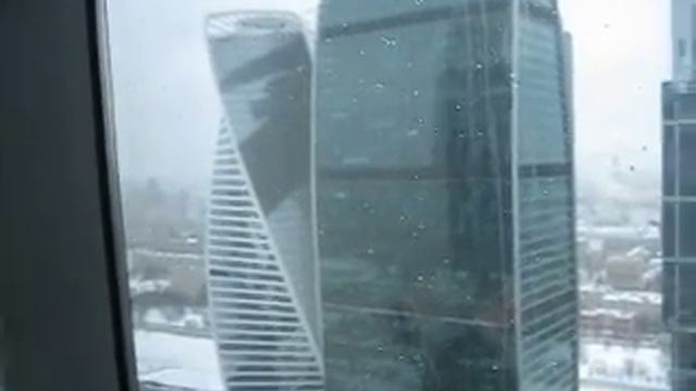 Актёр Роман Высоцкий в Москва Сити 22 января 2017 года. Съёмка рекламного ролика.
