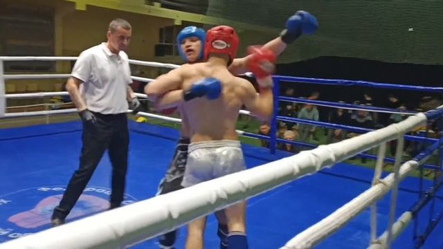 Черников - Лисюк 1 раунд (ЧУ кикбоксинг 2021)