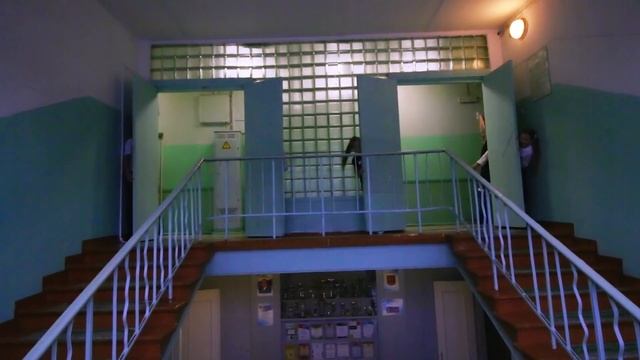 МОРОЖЕНЩИК в ШКОЛЕ! - ICE SCREAM Game In REAL LIFE - Скетч на Мы семья