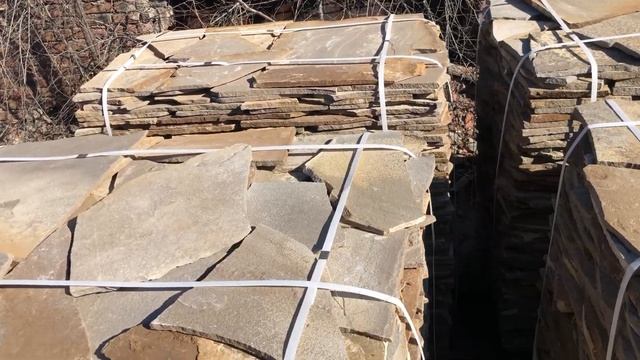 Наш товар, красивый камень на складе