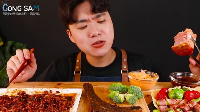 ASMR MUKBANG 짜파게티 & 치즈 통스팸 & 스테이크 BLACK BEAN NOODLES & STEAK & CHEESE SPAM EATING SOUND!
