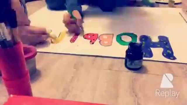 Рисуем плакат из всех материалов!