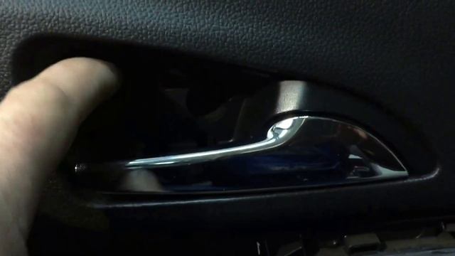 Ремонт дверей: снятие обшивки и замена ручек