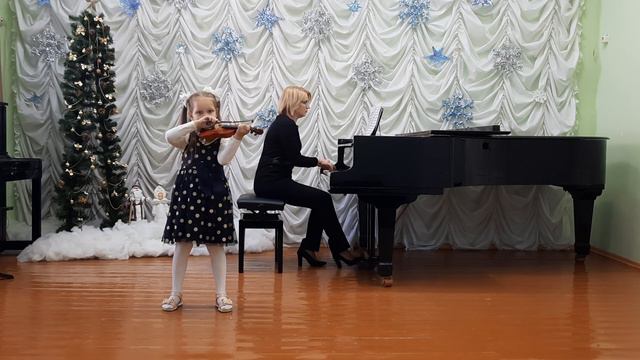 Биялт Анна, 6 лет, А. Комаровский. 