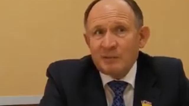 Народный депутат Валерий Мошенский встретился с жителями Красного Луча