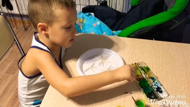 Фокус,из зубочисток и краски