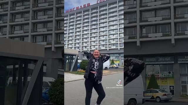 ПУСТЬ У НАШИХ,С АРТУРОМ,НЕДОБРОЖЕЛАТЕЛЕЙ,РАСТЕКАЕТСЯ ЖЕЛЧЬ НА ГУБАХ,ОТ МОЕЙ УЛЫБКИ.