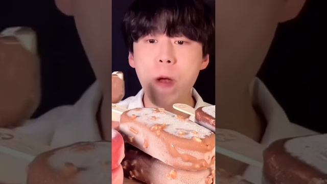 КИТАЙЦЫ ЕДЯТ НА КАМЕРУ!!!