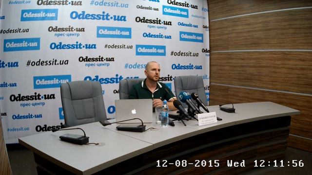 В городском пресс-центре Сергей Дубенко.