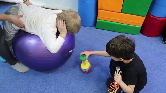 Влад - Занятие в группе. Социализация.Vlad Lesson in the group. Socialization . Autism Аутизм