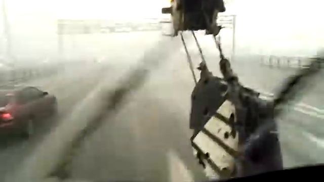 Еду, значит, я по КАДу в конце марта… видимости ноль… все прекрасно… весна в СПБ