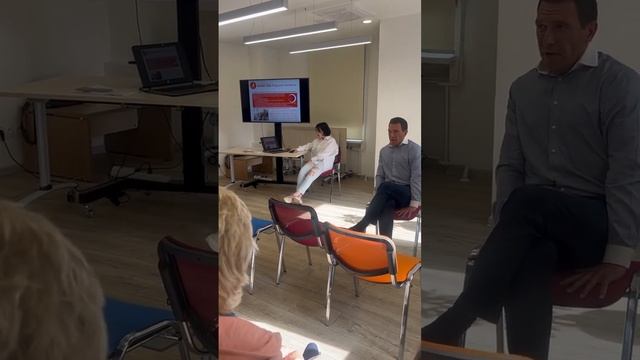 Коуч с болезнью Паркинсона объединяет людей