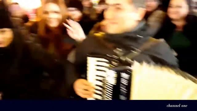 ФЛЕШ сначала подумал, что это украинцы поют, а оказалось Благовещенск Россия! “Ти ж мене пiдманула“