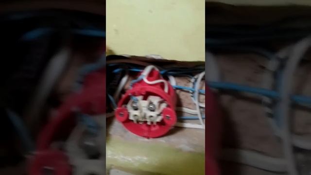 Наружная распредилительная коробка для двух или четырех электрических девайсов из автоматов