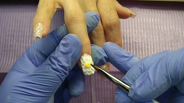АКРИЛОВАЯ ЛЕПКА  ЛЕПИМ РОМАШКИ акриловаялепкананогтях ромашкинаногтях ногтидонецк ногти2020