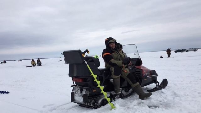 Зимняя рыбалка на Ладоге. Трудовой окунь!